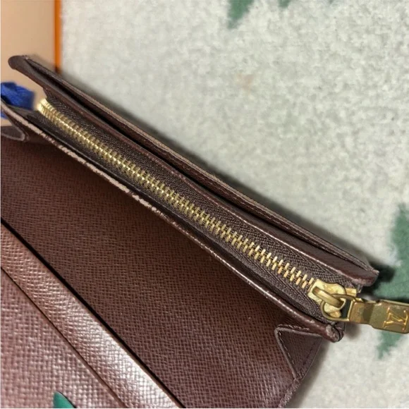 🖤Louis Vuitton Damier Wallet🖤 - Picture 7 of 10